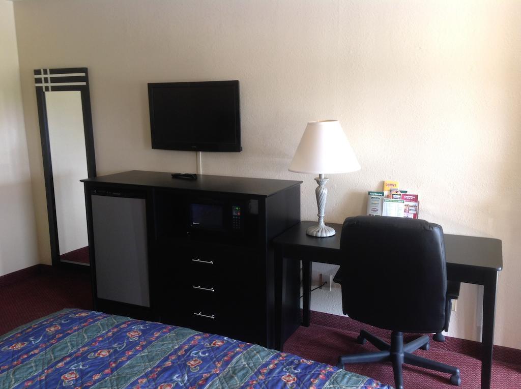 Countryside Inn Wharton Δωμάτιο φωτογραφία